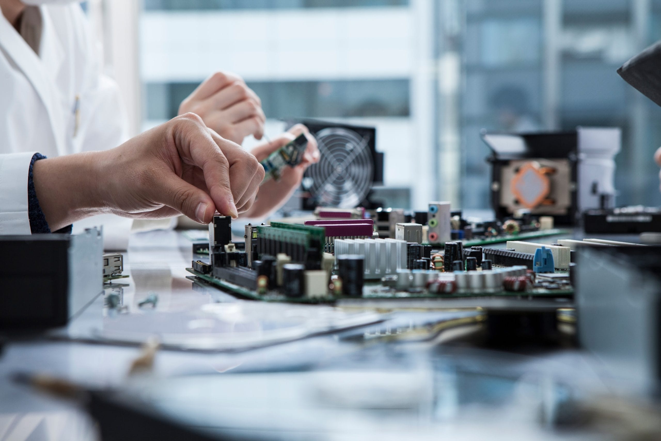 Connecting the Dots: Electronic Components Suppliers in China You Can Trust